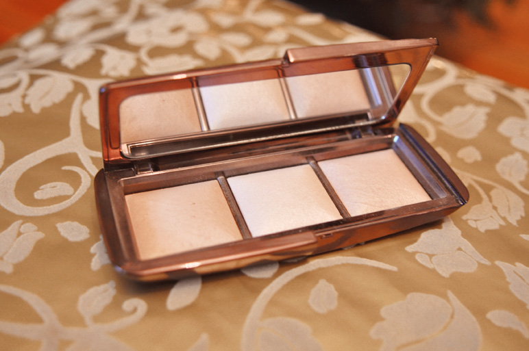 hourglass ambient lightning palette