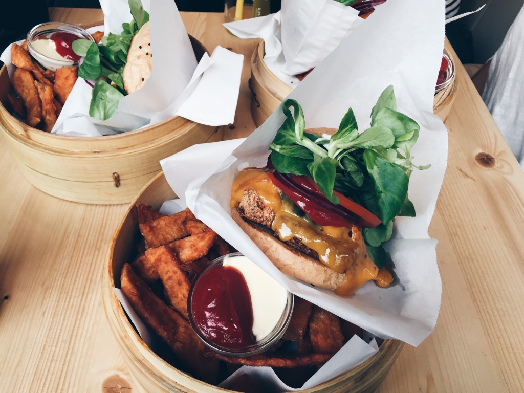 Shiso Burger - Veggie - Süßkartoffel Pommes - Berlin Mitte 