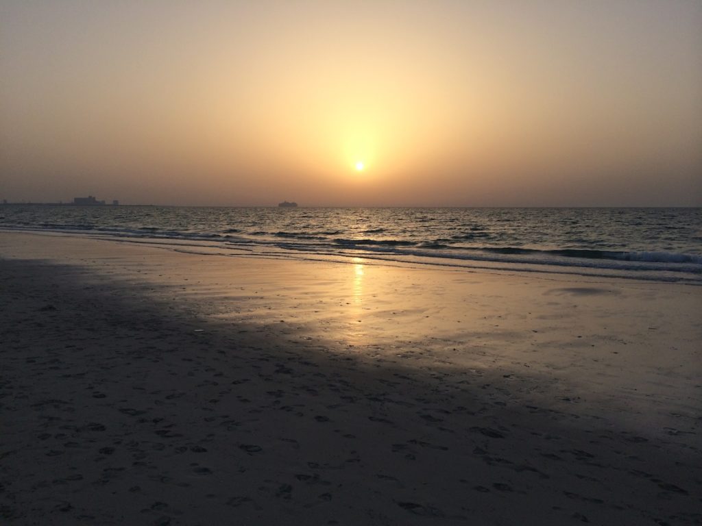 Sonnenuntergang Saadiyat Island - Abu Dhabi Strand - Saadiyat Island - Sonnenuntergang - Abu Dhabi Sehenswürdigkeiten