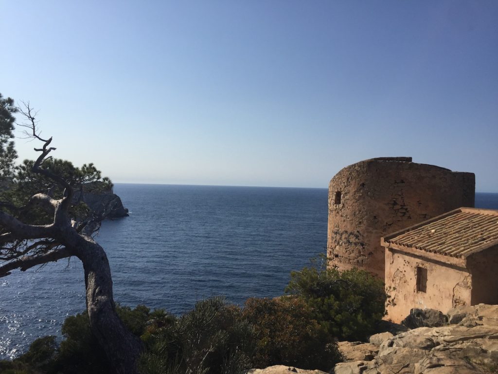 Mallorca im Fruehjahr-Mallorca im April-Insidertipps Mallorca-Geheimtipps Mallorca-Mallorca-Tipps Mallorca-Reiseblogger-Torre de Cala en Basset