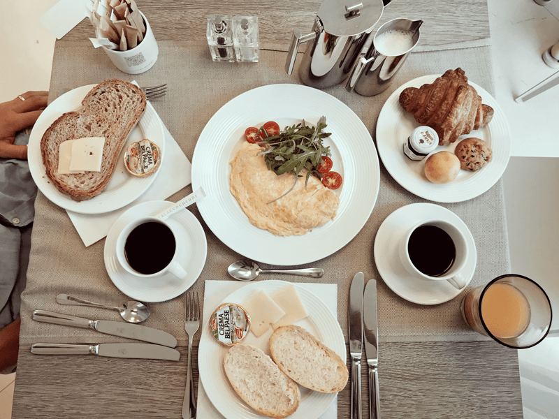 hotel-tipp-sardinien-cala-cuncheddi-olbia-breakfast-fruehstueck