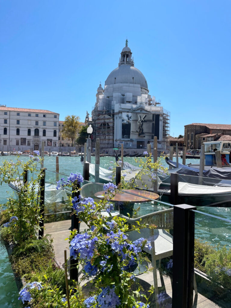 Lunch in Venedig - st regis venedig - Canale Grande Mittagessen - Essen am Wasser Venedig