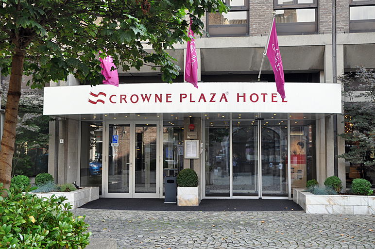 Außenansicht Crown Plaza Maastricht
