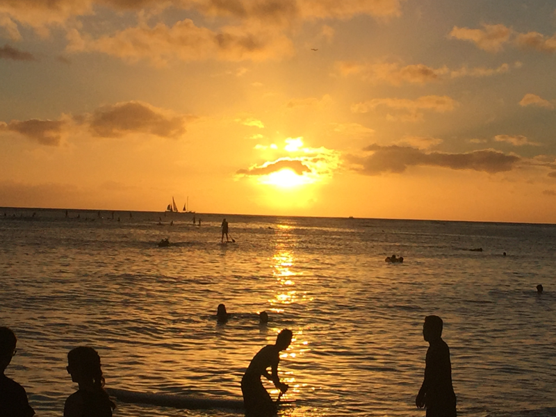 reisetipps-oahu-hawaii-waikiki-beach-sunset