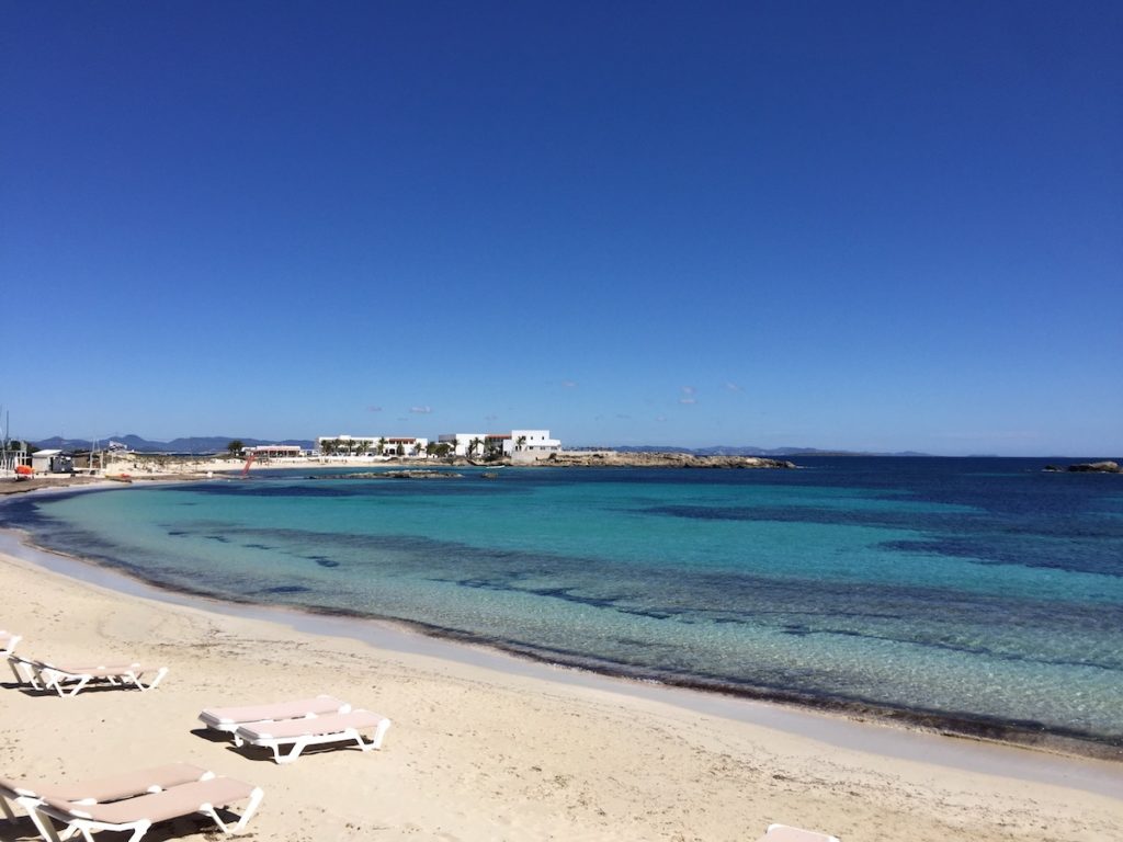 Reisen-Reiseblogger-Travelblogger from Germany-10 Gründe wieso ich das Reisen liebe-Strand Formentera