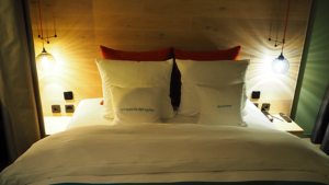 25-hours-hotel-bikini-berlin-doppelbett