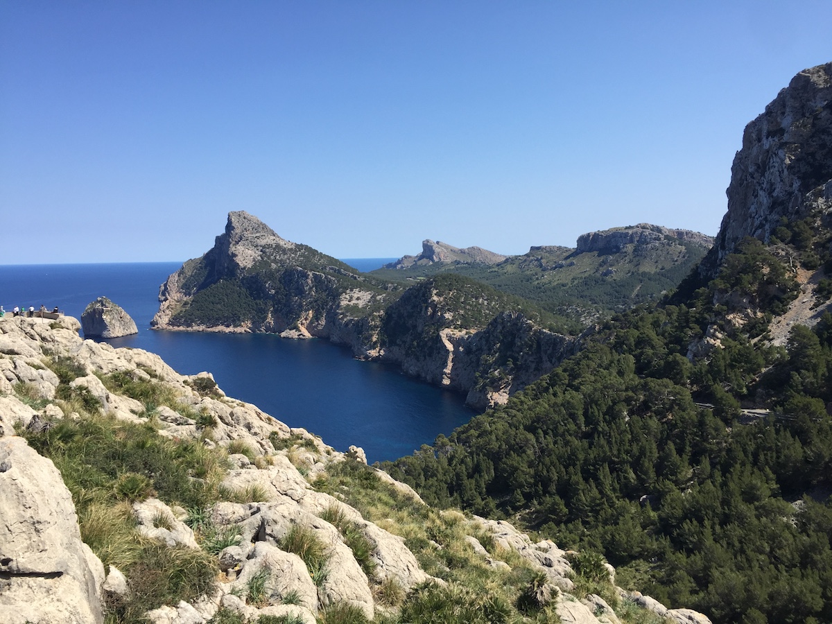 Mallorca im Fruehjahr-Mallorca im April-Insidertipps Mallorca-Geheimtipps Mallorca-Mallorca-Tipps Mallorca-Reiseblogger-Blick aufs Cap de Formentor