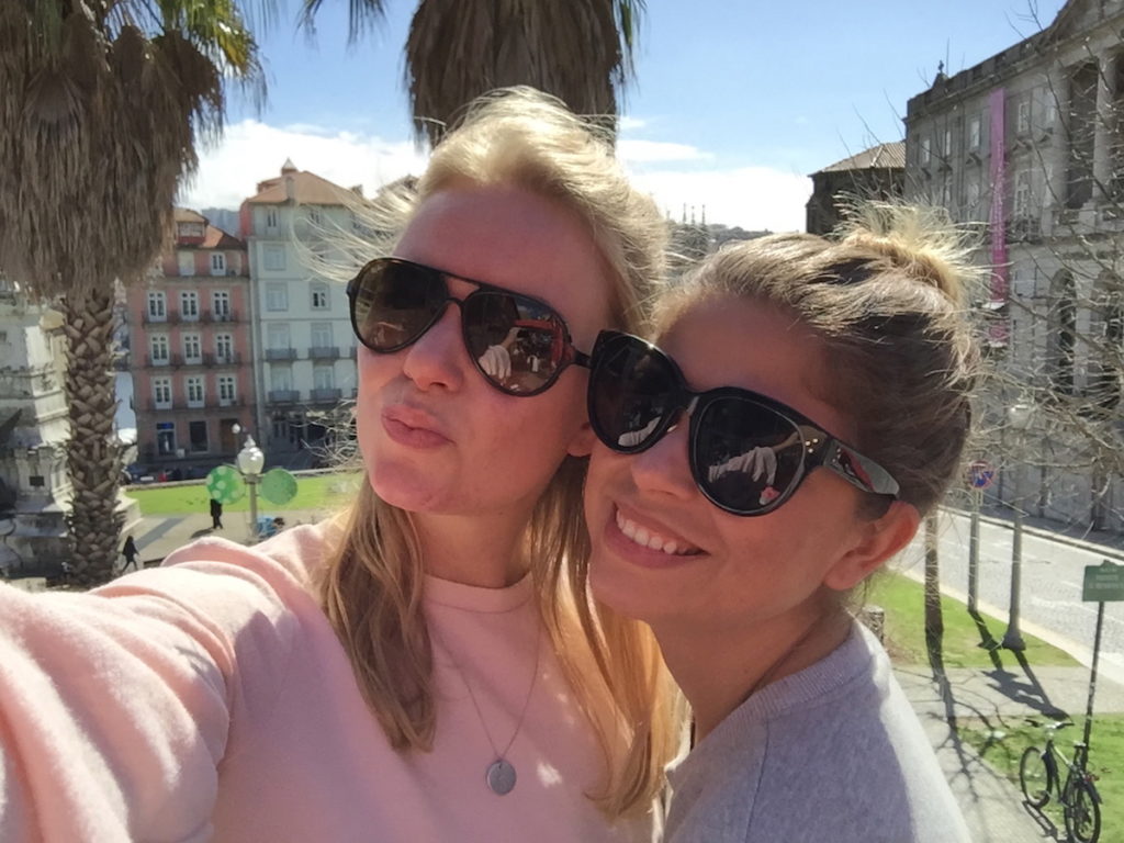 Urlaub mit Freundinnen-Tipps Urlaub mit Maedels-Maedelsurlaub-Reisen mit Freundinnen-Porto