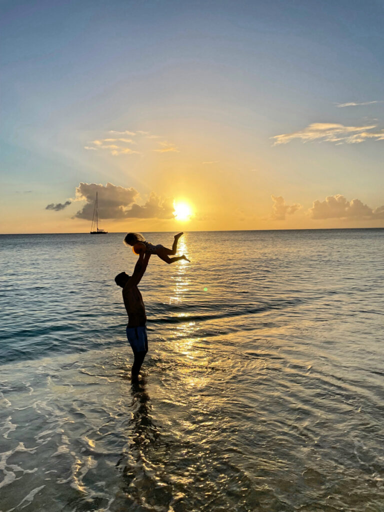 Familienurlaub in der Karibik - Sonnenuntergang St. Martin Karibik